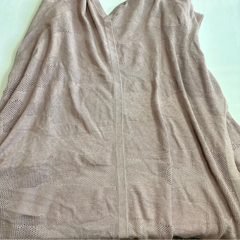 1163 - Lululemon Find Your Light Wrap